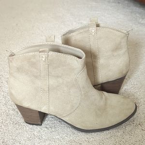 Cream Colored Ankle Boots Size 8